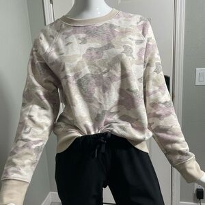 Old Navy women's Pink and Cream Crew Neck Sweater, size Medium (EUC)
